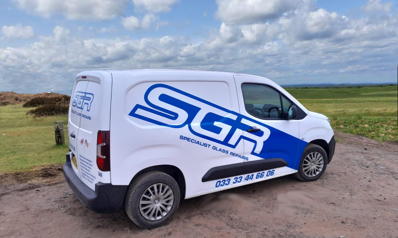 Windscreen repair in Bromley, Croydon, Dartford & Sevenoaks by the professional - SGR